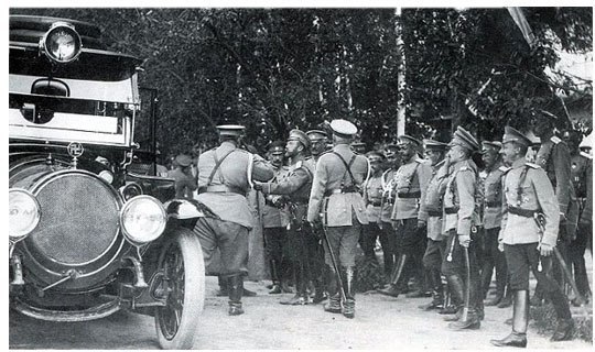 Государь Николай II очень любил автомобили. На фото delaynau bellivelle